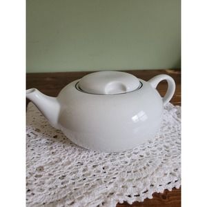 Karolina teapot porcelain made in Poland art deco